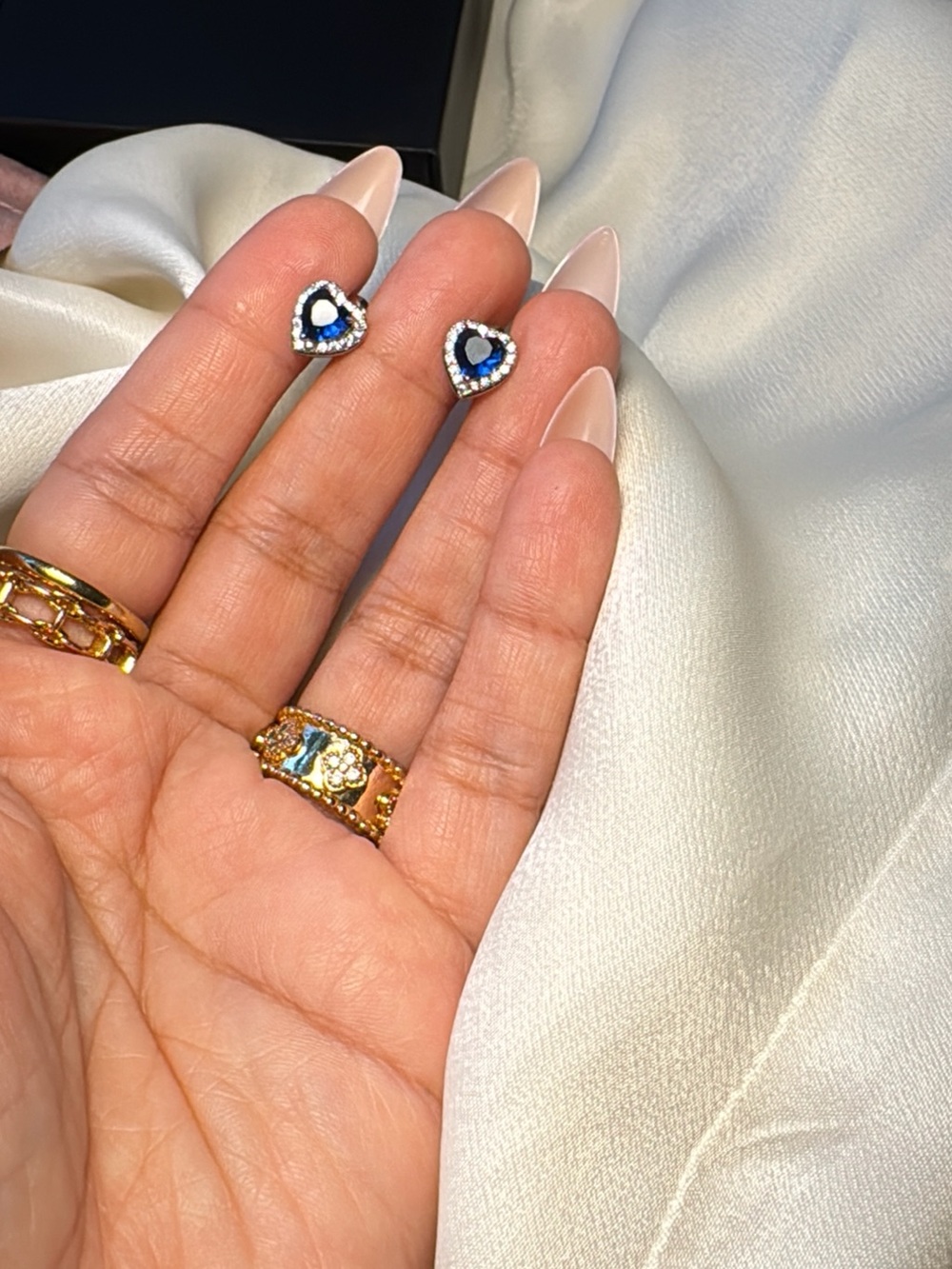 Diamond & Sapphire Heart Stud Earrings - 18k Gold filled - Picture 5 of 9